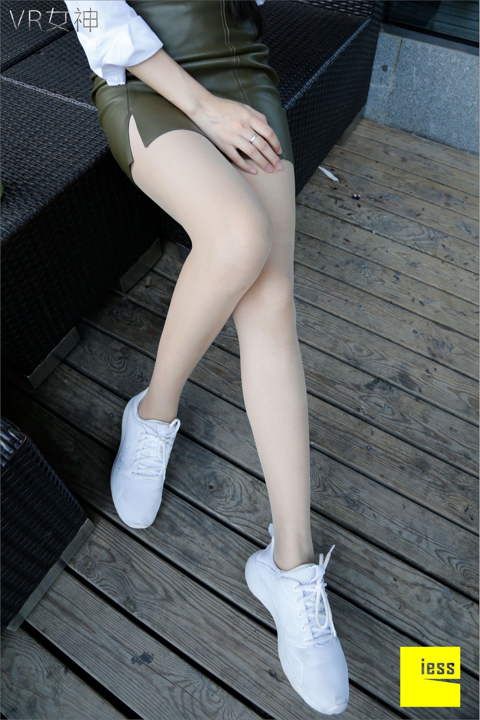 [IESS]异思趣向 女主播SASA 白球鞋的丝足梦游